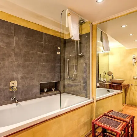 Magenta Collection Specchi Rom