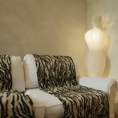 Semesterbostad Magenta Collection Specchi Rom