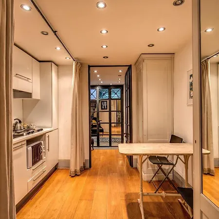 Magenta Collection Specchi * רומא