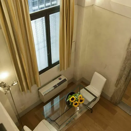 Magenta Collection Specchi