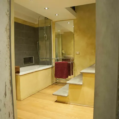 Magenta Luxury Specchi * Roma