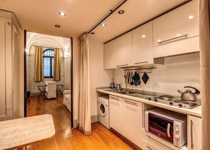 Magenta Collection Specchi Rom