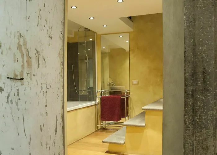 Magenta Collection Specchi Rom