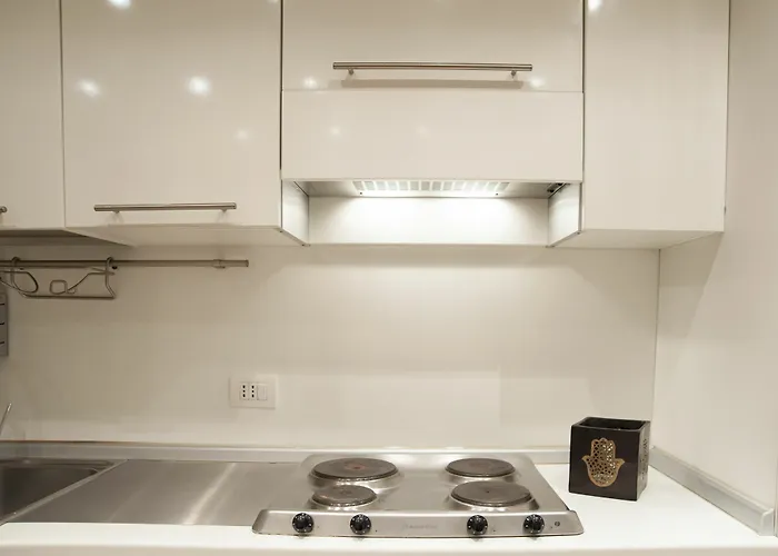 Magenta Collection Specchi Rom